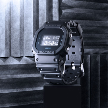 Casio DW-5600UBB-1DR Saat