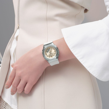 Casio GM-S2110-7A9DR Saat